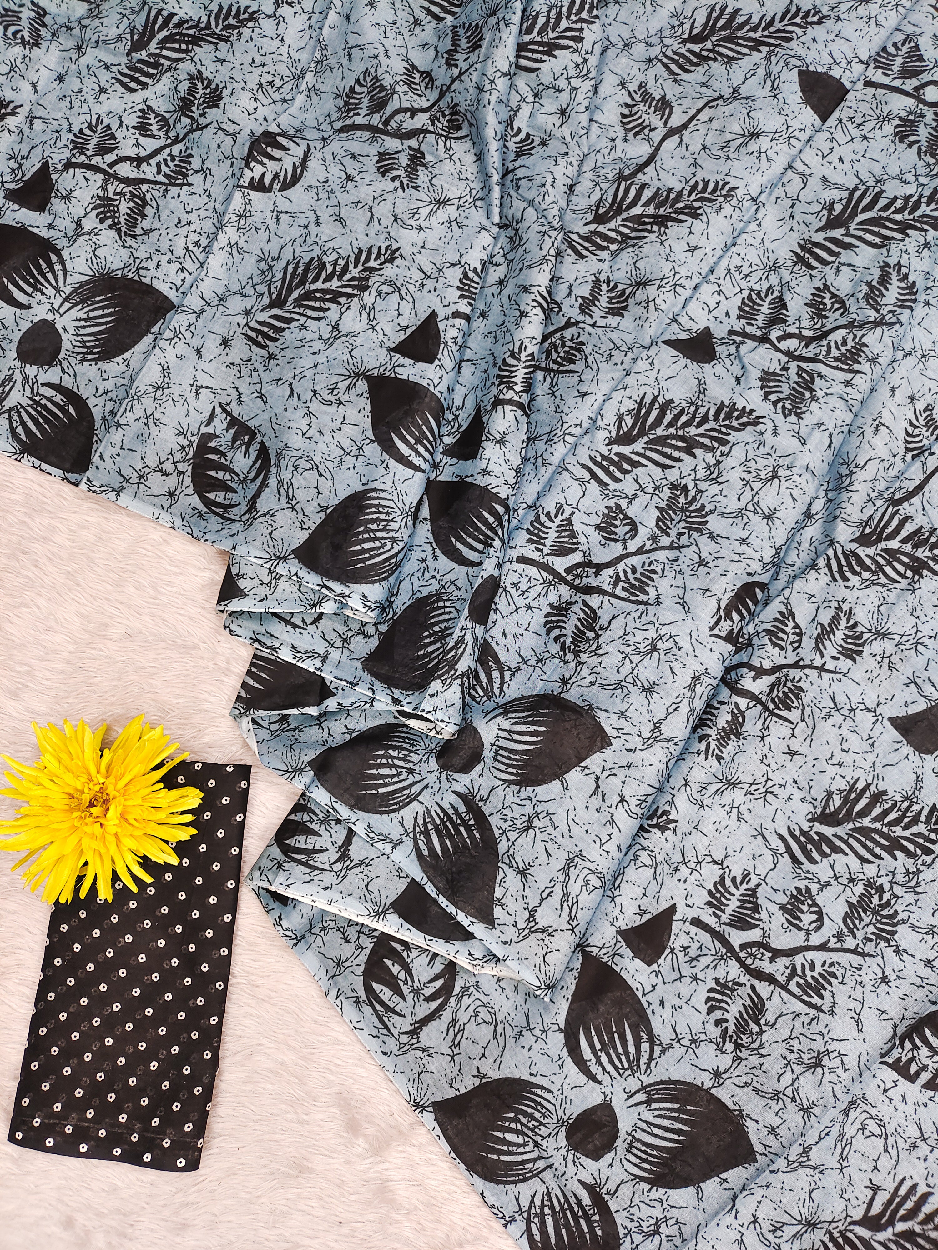 AKRUTI PURE MULMUL COTTON FLORAL STYLE HAND BLOCK PRINTD GREY AND BLACK SAREE