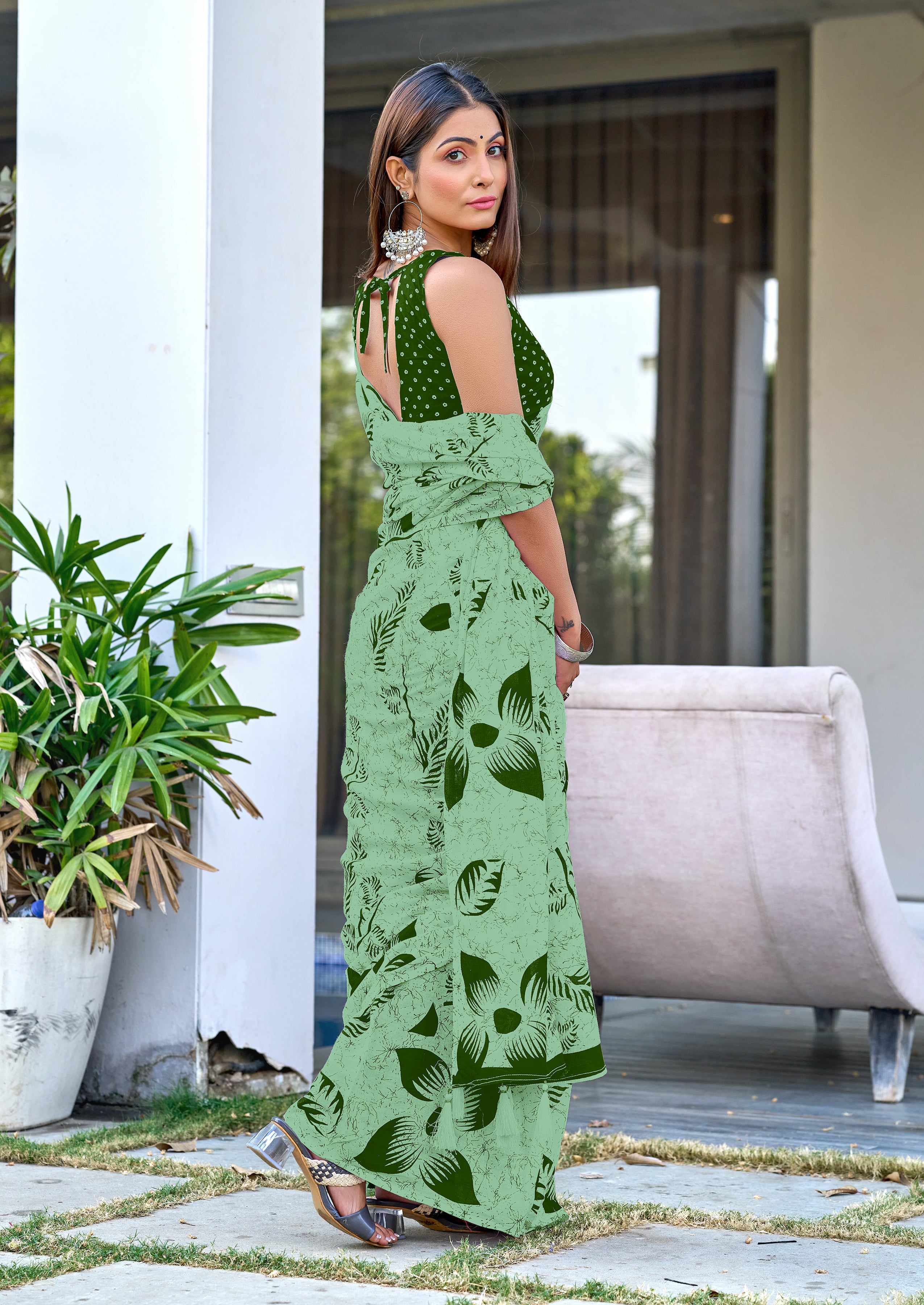 AKRUTI PURE MULMUL COTTON FLORAL STYLE HAND BLOCK PRINTD LIGHT GREEN WITH DARK GREEN SAREE