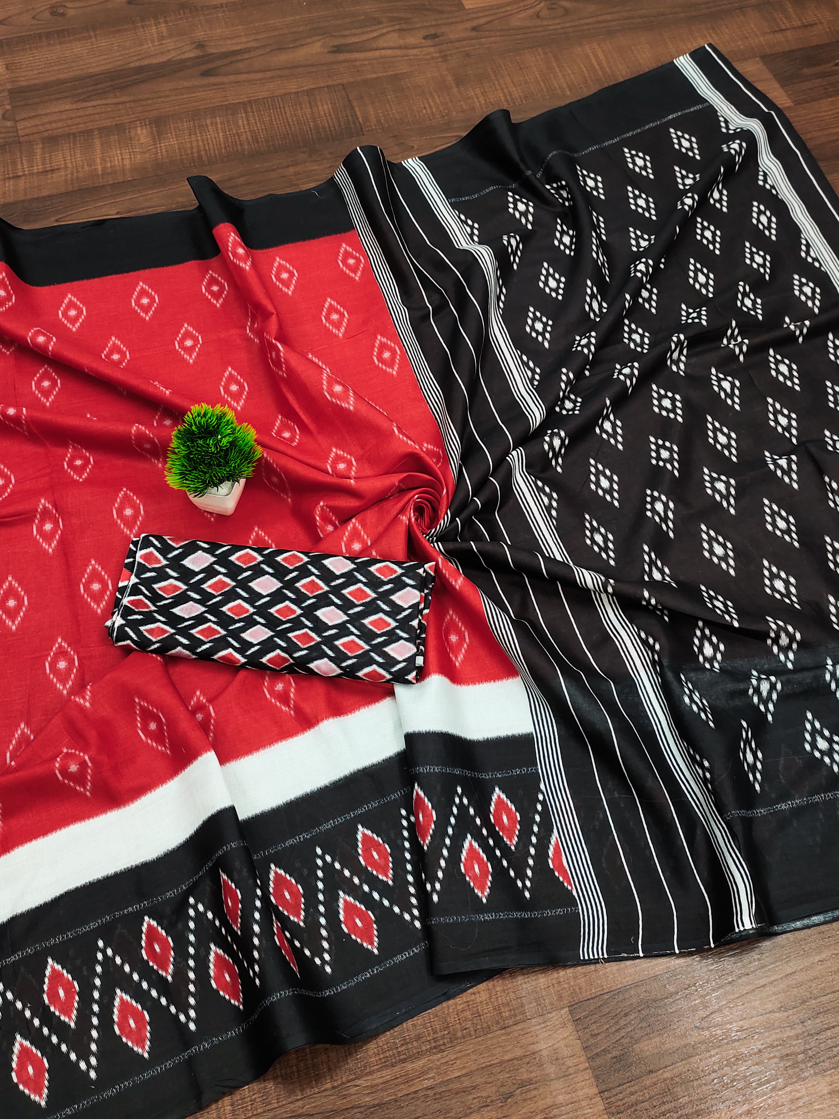 PREMWATHI PURE MULMUL COTTON IKKAT POCHAMPALLY HAND PRINTED RED SAREE