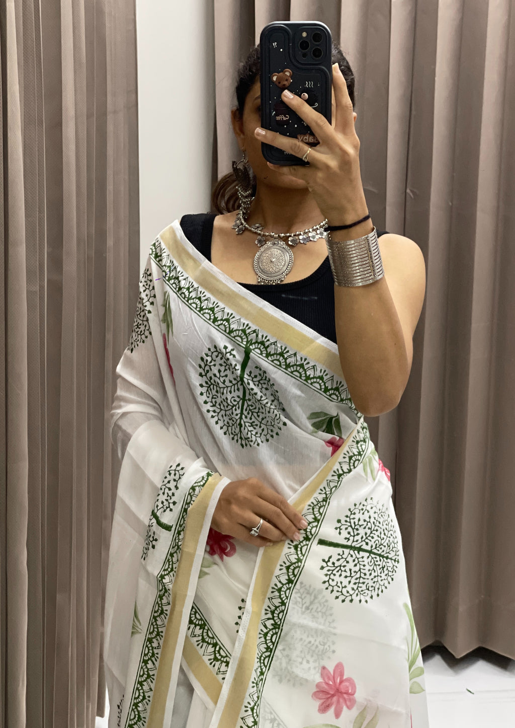 SELFI11 PRIMUM MAHESHWARI COTTON WITH ZARI BODAR PURE WHITE SAREE