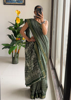 SELFI PRIMUM MULMUL COTTON WITH HEVY ZARI BORDAR BAGRU BANDHANI PRINTED GREEN SAREE