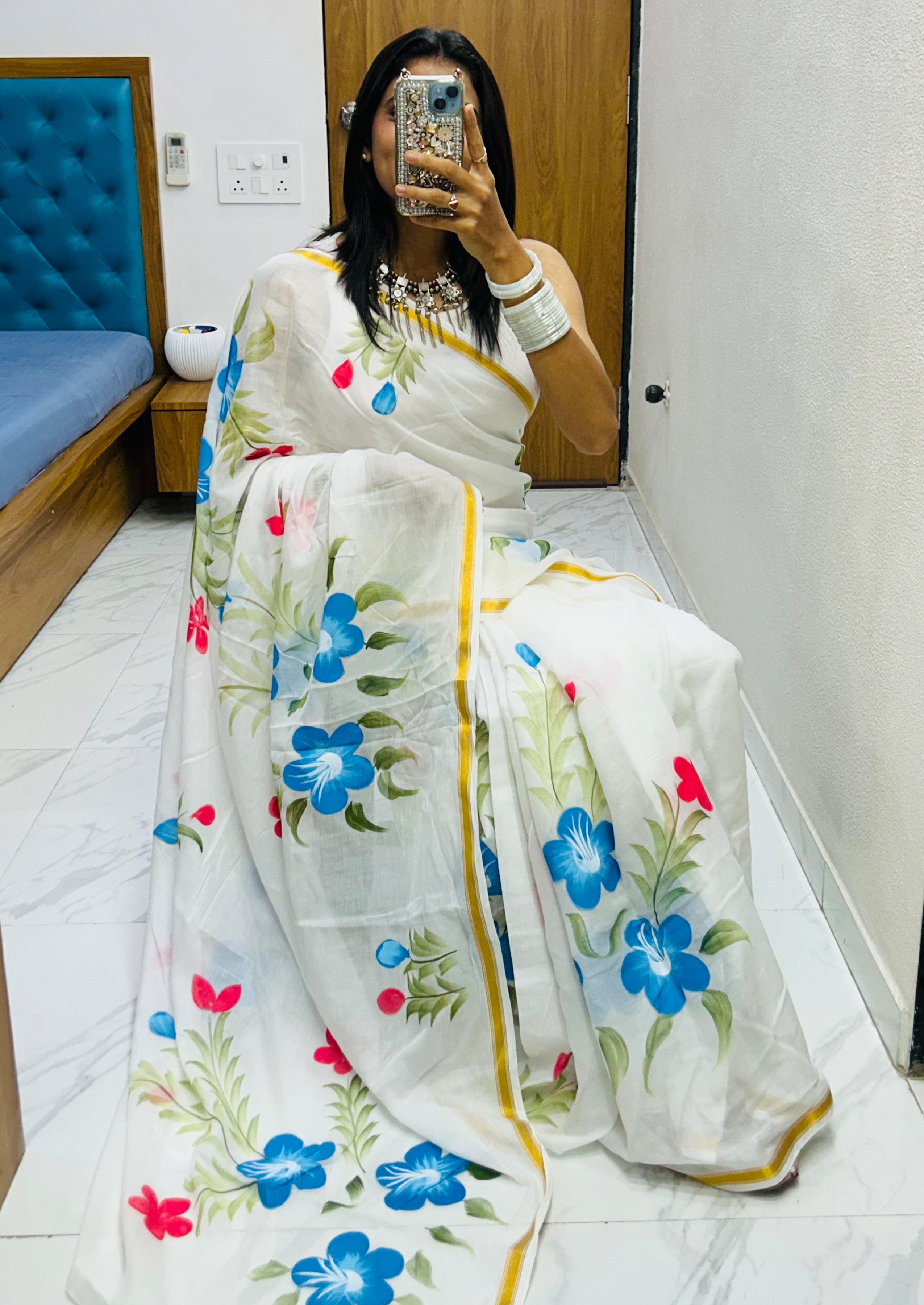 SELFI25 SOFT MASLIN COTTON WITH HEVY ZARI BODAR WHITE SAREE