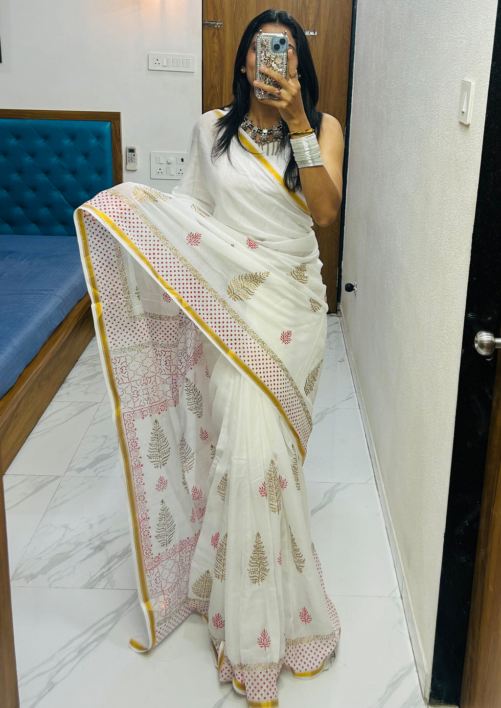 SELFI27 SOFT MASLIN COTTON WITH HEVY ZARI BODAR WHITE SAREE
