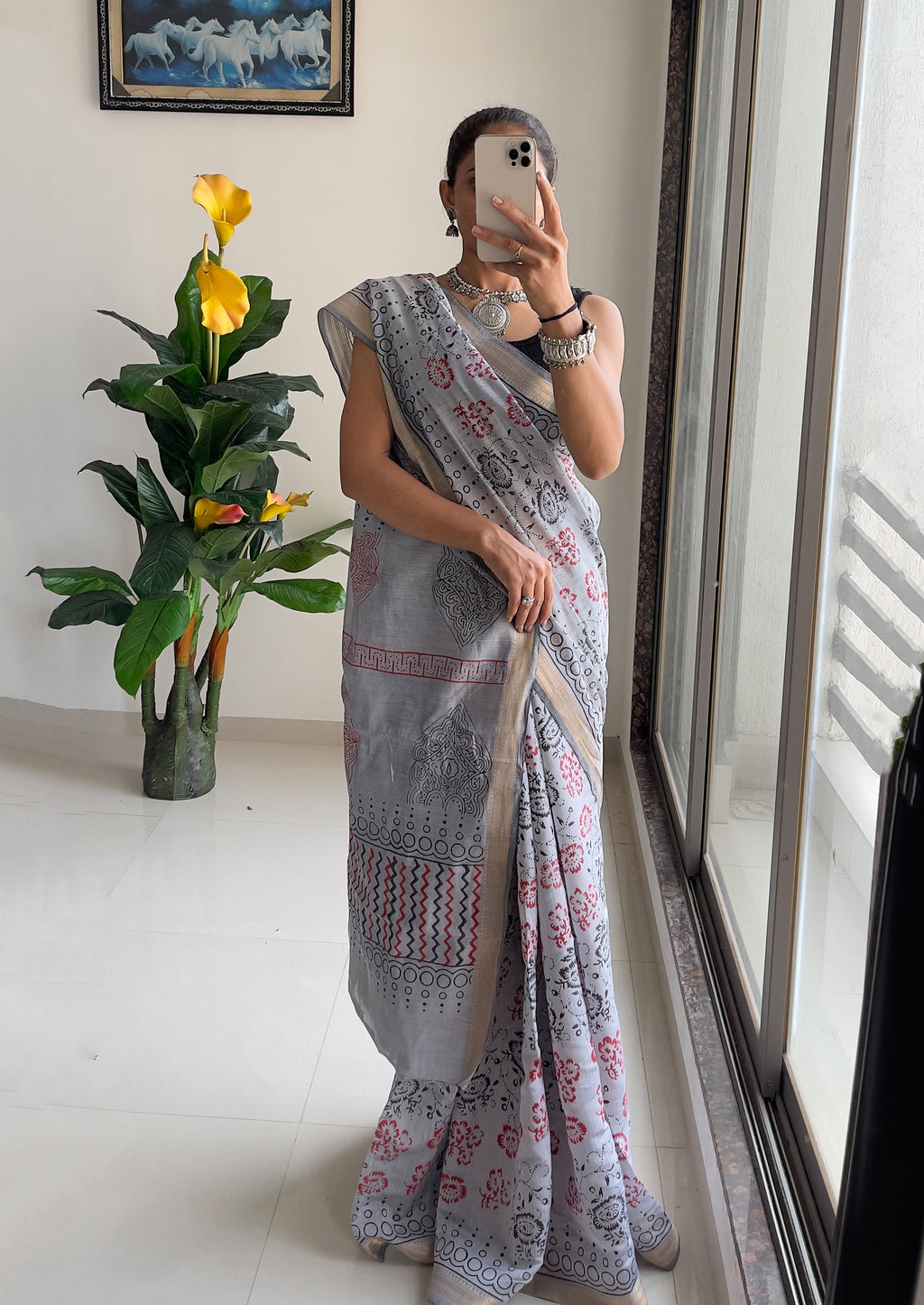 SELFI2 PRIMUM ORIGINAL LINEN WITH MANESHWARI BODAR GREY SAREE