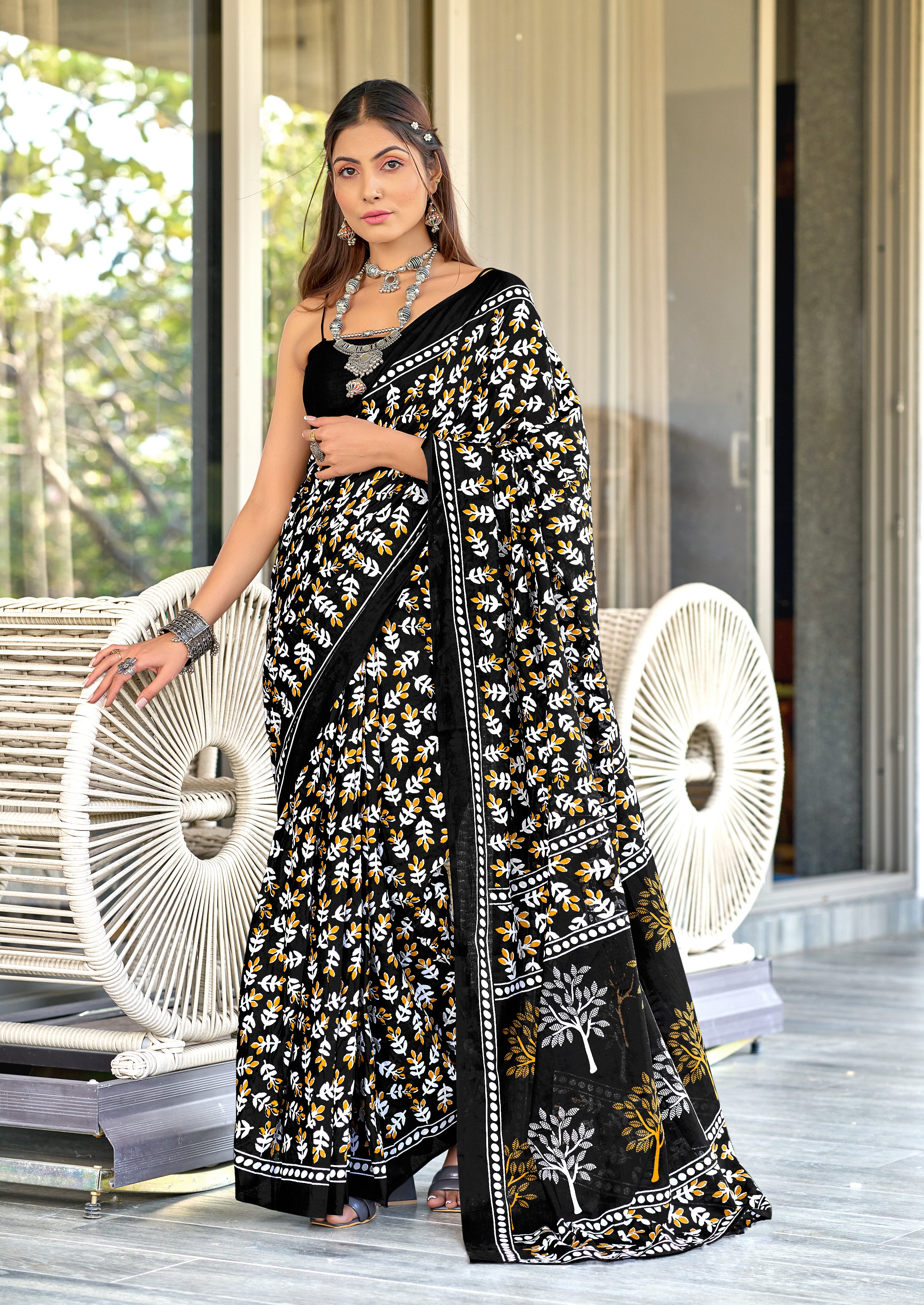 TAAPTI PURE MULMUL COTTON HAND PRINTD BLACK SAREE