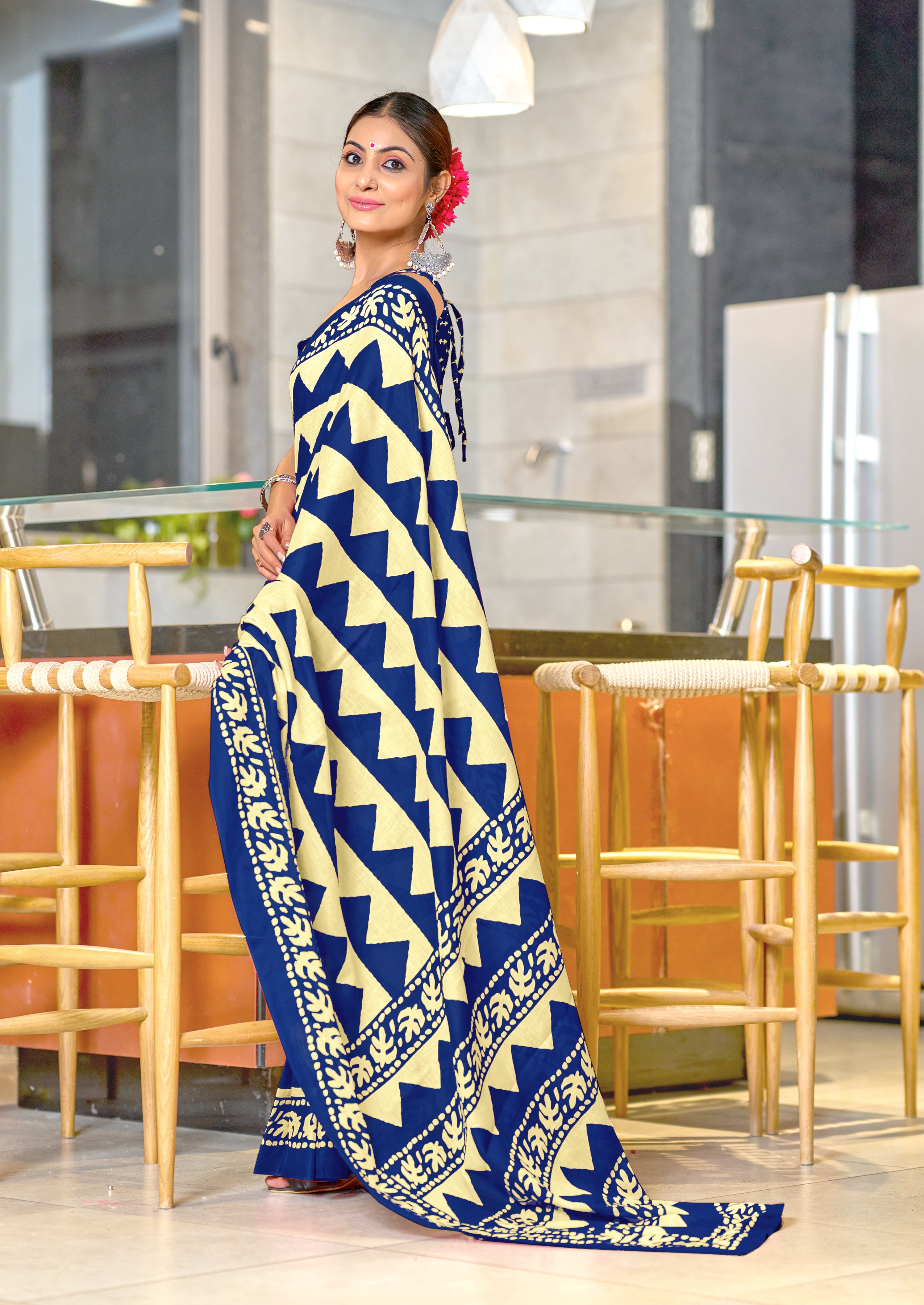 VIHAANA PURE MULMUL COTTON ZIGZAG HAND BLOCK PRINTED ROYAL BLUE SAREE